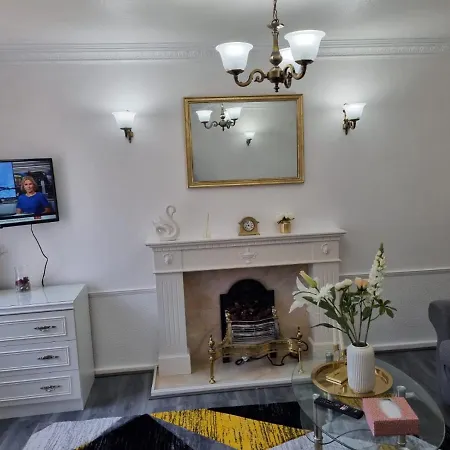 Modern&Elegant Home w/ Netflix&Parking-2